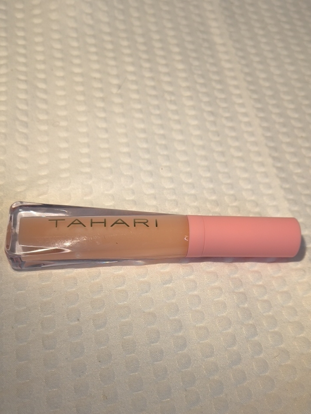 Tahari Concealer Tube with Pink Cap